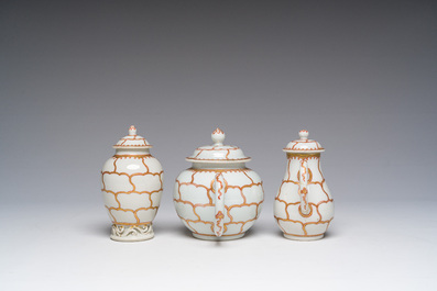 An extensive Chinese partly gilt 'butterfly' tea set, Qianlong