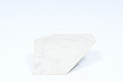 Jef Mouton (1952): 'Evenwicht', marble, (1982)