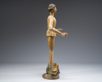 Mannequin en bois sculpt&eacute; et polychrome repr&eacute;sentant la Vierge de l'Apocalypse, 19&egrave;me si&egrave;cle