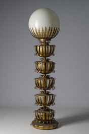 Maison Jansen (attribu&eacute; &agrave;): Lampe &agrave; poser en m&eacute;tal dor&eacute; surmont&eacute;e d'un globe lumineux, France, milieu du 20&egrave;me si&egrave;cle