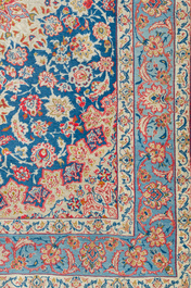 Een Perzisch Najafabad tapijt met floraal decor, wol op katoen, 20ste eeuw