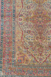 Tapis oriental de type Kashan 'Mohtashem' en soie &agrave; d&eacute;cor floral, d&eacute;but du 20&egrave;me si&egrave;cle