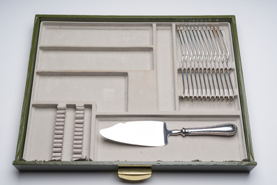 M&eacute;nag&egrave;re de 116 pi&egrave;ces dans la cassette d'origine, Christofle, France, 20&egrave;me si&egrave;cle