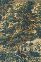 Een Vlaams wandtapijt met voorstelling van een bosrijke omgeving of verdure, Oudenaarde, laat 17de eeuw