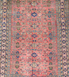 A Persian Ardebil rug with floral design, wool on cotton, mid 20th C.