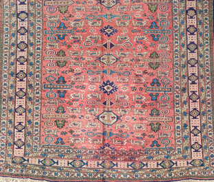 A Persian Ardebil rug with floral design, wool on cotton, mid 20th C.