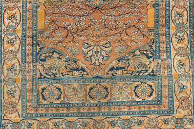 A Persian Keshan (Kashan) rug with floral design, wool on cotton, first half 20th C.