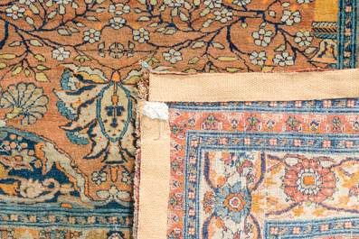 A Persian Keshan (Kashan) rug with floral design, wool on cotton, first half 20th C.