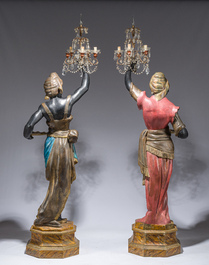 Grande paire de torch&egrave;res dites 'Aux Maures' &agrave; cinq lumi&egrave;res en bois sculpt&eacute; et polychrom&eacute;, Italie, Venise, vers 1900