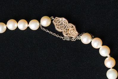 Collier de perles Akoya avec fermoir en or, 20&egrave;me si&egrave;cle