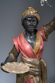 Grande paire de torch&egrave;res dites 'Aux Maures' &agrave; cinq lumi&egrave;res en bois sculpt&eacute; et polychrom&eacute;, Italie, Venise, vers 1900