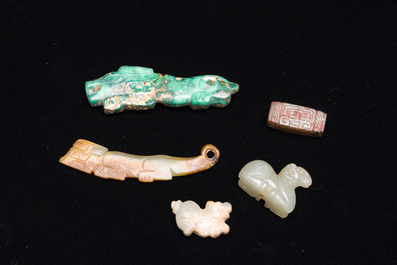 Collection vari&eacute;e d'objets en jade, Chine, probablement Ming et post&eacute;rieur