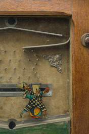 Machine &agrave; sous 'Bajazzo' &agrave; l'arlequin en bois, probablement Jentzsch &amp; Meerz, Allemagne, early 20th C.