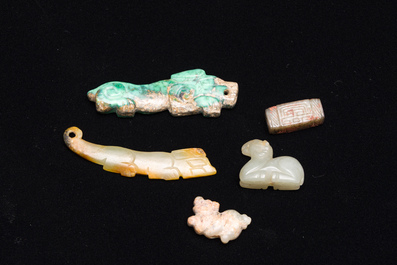 Collection vari&eacute;e d'objets en jade, Chine, probablement Ming et post&eacute;rieur