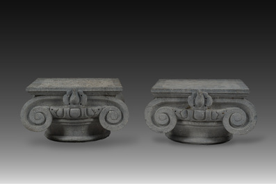 Paire de chapiteaux ioniques en pierre bleue sculpt&eacute;e, probablement France, 19&egrave;me si&egrave;cle