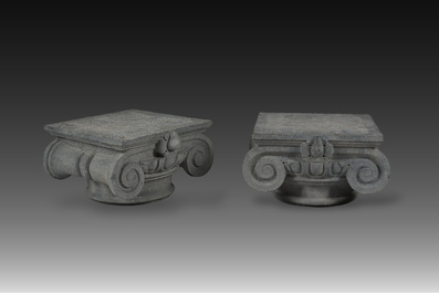 Paire de chapiteaux ioniques en pierre bleue sculpt&eacute;e, probablement France, 19&egrave;me si&egrave;cle