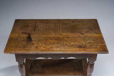 Deux tables d'appoints en bois, France, 17&egrave;me si&egrave;cle et post&eacute;rieur