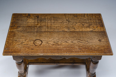 Deux tables d'appoints en bois, France, 17&egrave;me si&egrave;cle et post&eacute;rieur