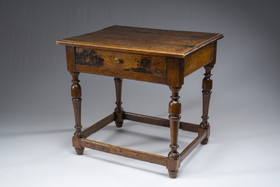 Table de changeur &agrave; un tiroir en ch&ecirc;ne, Flandre, 18&egrave;me si&egrave;cle