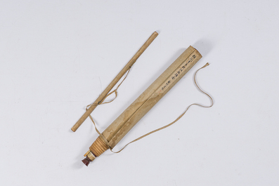 &Eacute;cole japonaise: Kakemono repr&eacute;sentant un paysage fluvial anim&eacute;, encre et couleurs sur papier, Edo, 18&egrave;me si&egrave;cle