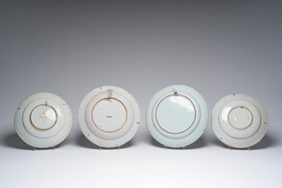 Collection vari&eacute;e de plats en fa&iuml;ence de Delft et de Bruxelles en bleu, blanc et polychrome et un ensemble de tasses et soucoupes, 18&egrave;me/19&egrave;me si&egrave;cle