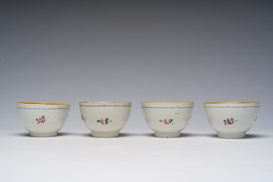 Collection vari&eacute;e de plats en fa&iuml;ence de Delft et de Bruxelles en bleu, blanc et polychrome et un ensemble de tasses et soucoupes, 18&egrave;me/19&egrave;me si&egrave;cle