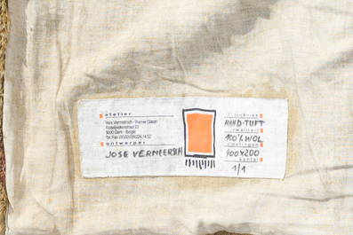 Jos&eacute; Vermeersch (1922-1997): Tapisserie murale except. &agrave; d&eacute;cor des figures et un chien sur la plage, laine tuft&eacute;e &agrave; la main, &eacute;d. 1/1, dat&eacute; (19)91