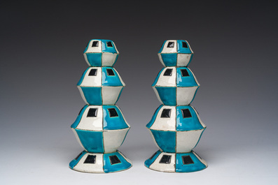 Paire de vases Art D&eacute;co en forme de pagode &agrave; d&eacute;cor g&eacute;om&eacute;trique, Boch K&eacute;ramis, La Louvi&egrave;re, Charles Catteau, vers 1929