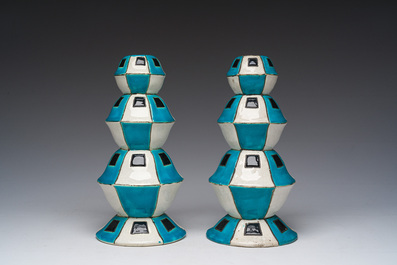 Paire de vases Art D&eacute;co en forme de pagode &agrave; d&eacute;cor g&eacute;om&eacute;trique, Boch K&eacute;ramis, La Louvi&egrave;re, Charles Catteau, vers 1929