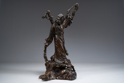 Grand figure d'un immortel en bois sculpt&eacute;, Meiji, 19&egrave;me/20&egrave;me si&egrave;cle