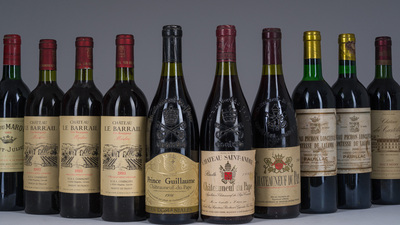 1980-1993 Ch&acirc;teauneuf-du Pape, Ch&acirc;teau du Cartillon, Ch&acirc;teau Le Barrail, Ch&acirc;teau Pichon Longueville, etc. 10 bouteilles