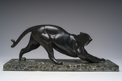 Plagnet (20&egrave;me si&egrave;cle): Panth&egrave;re Art d&eacute;co, zamak patin&eacute; sur un socle en marbre