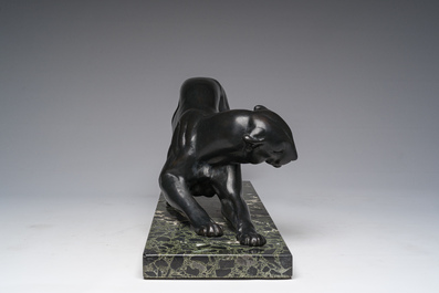 Plagnet (20&egrave;me si&egrave;cle): Panth&egrave;re Art d&eacute;co, zamak patin&eacute; sur un socle en marbre