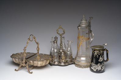 Collection vari&eacute;e de vaisselle en verre, m&eacute;tal argent&eacute; et c&eacute;ramique, Angleterre, 19&egrave;me/20&egrave;me si&egrave;cle