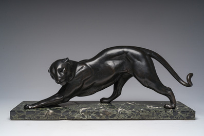 Plagnet (20&egrave;me si&egrave;cle): Panth&egrave;re Art d&eacute;co, zamak patin&eacute; sur un socle en marbre