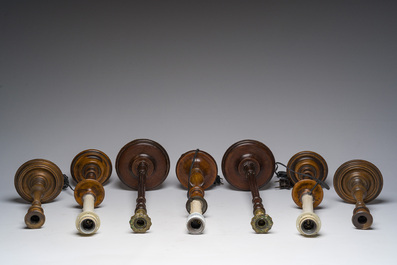 Sept chandeliers en bois, dont trois sont mont&eacute;s en lampes, Angleterre, 19&egrave;me si&egrave;cle