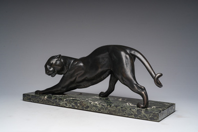 Plagnet (20&egrave;me si&egrave;cle): Panth&egrave;re Art d&eacute;co, zamak patin&eacute; sur un socle en marbre