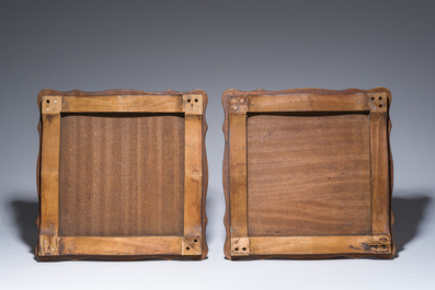 Een paar grote Chinese famille rose vazen met draken en feniksen op blauwe fondkleur, Kangxi merk, 19de eeuw