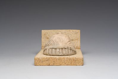 T&ecirc;te d'un jeune homme en pierre sculpt&eacute;, &eacute;poque romaine, probablement 2&egrave;me/5&egrave;me si&egrave;cle