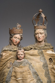 Groupe en bois sculpt&eacute; et polychrome repr&eacute;sentant Sainte Anne trinitaire recouvert de tissu, Espagne, fin du 18&egrave;me si&egrave;cle