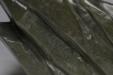 Raymond de Meester de Betzenbroeck (1904-1995): Un mouflon sur un rocher, bronze &agrave; patine verte