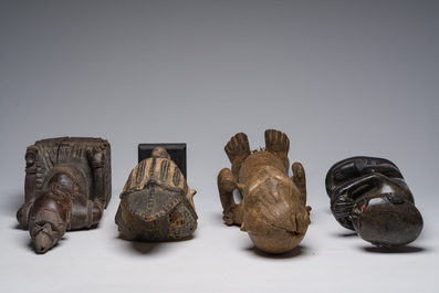Collection vari&eacute;e de masques et de sculptures africaines, origines diverses, 20&egrave;me si&egrave;cle