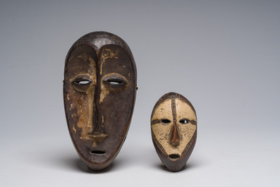 Collection vari&eacute;e de masques et de sculptures africaines, origines diverses, 20&egrave;me si&egrave;cle