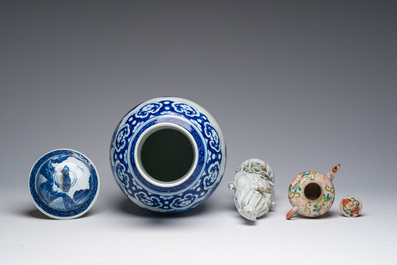 Collection vari&eacute;e en porcelaine de Chine bleu, blanc, famille rose et qianjiang cai, Qianlong et post&eacute;rieur