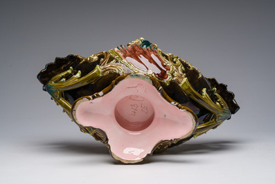 Trois diverses jardini&egrave;res en majolique polychrome, e.a. Boh&egrave;me et Allemagne, 19&egrave;me/20&egrave;me si&egrave;cle.