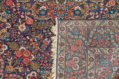 Tapis oriental de type Bakhtiar &agrave; d&eacute;cor floral, laine sur coton, 20&egrave;me si&egrave;cle