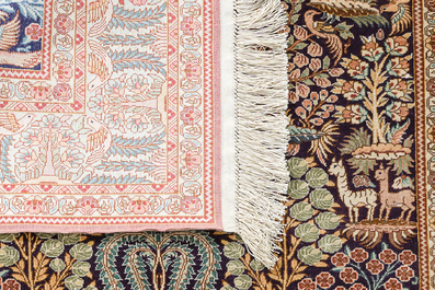 Tapis de style Hereke &agrave; d&eacute;cor floral, soie sur coton, Chine, 20&egrave;me si&egrave;cle