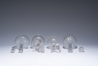 Collection vari&eacute;e de huit carafes et deux bonbonni&egrave;res en verre et cristal, 19&egrave;me/20&egrave;me si&egrave;cle