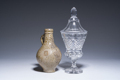 Pichet bellarmine en gr&egrave;s allemand et une bonbonni&egrave;re en cristal taill&eacute;, 17&egrave;me et 19&egrave;me si&egrave;cle