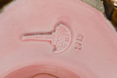 Trois diverses jardini&egrave;res en majolique polychrome, e.a. Boh&egrave;me et Allemagne, 19&egrave;me/20&egrave;me si&egrave;cle.